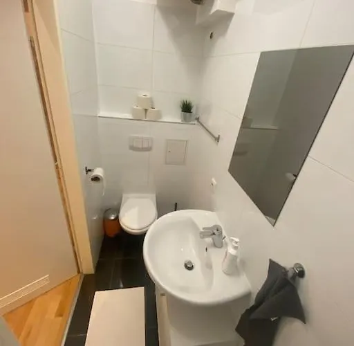 Daire Cozy Appartm With + Airport/city Center Connection *