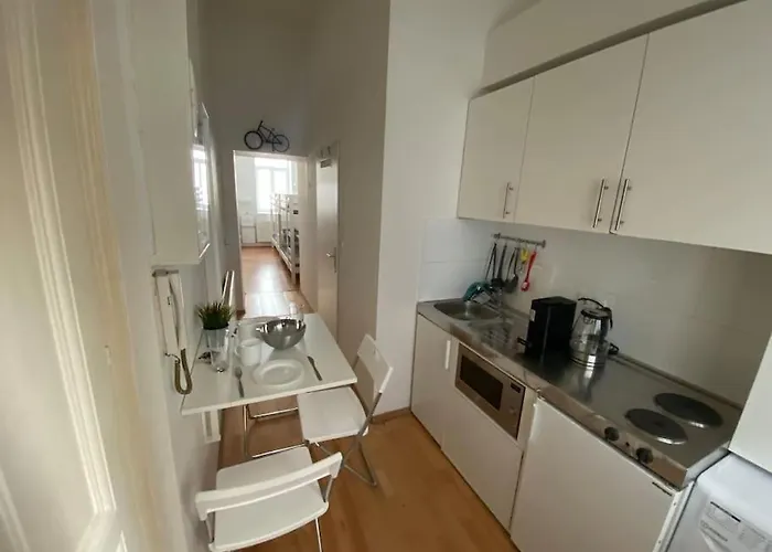 Cozy Appartm With + Airport/city Center Connection *