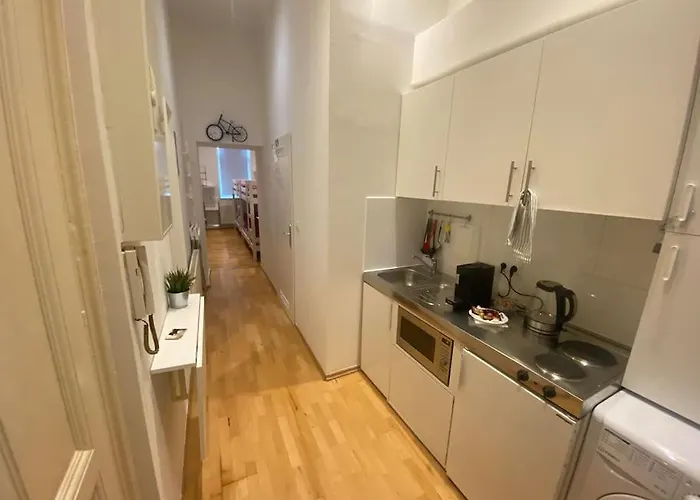 Daire Cozy Appartm With + Airport/city Center Connection