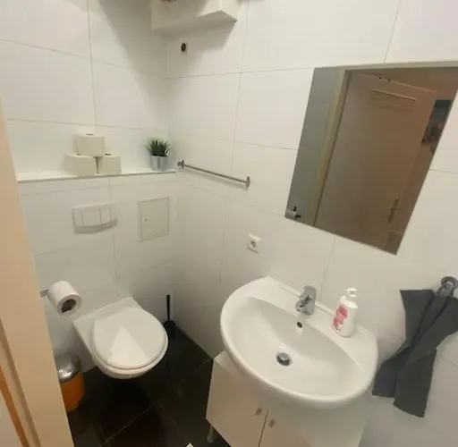 Cozy Appartm With + Airport/city Center Connection *